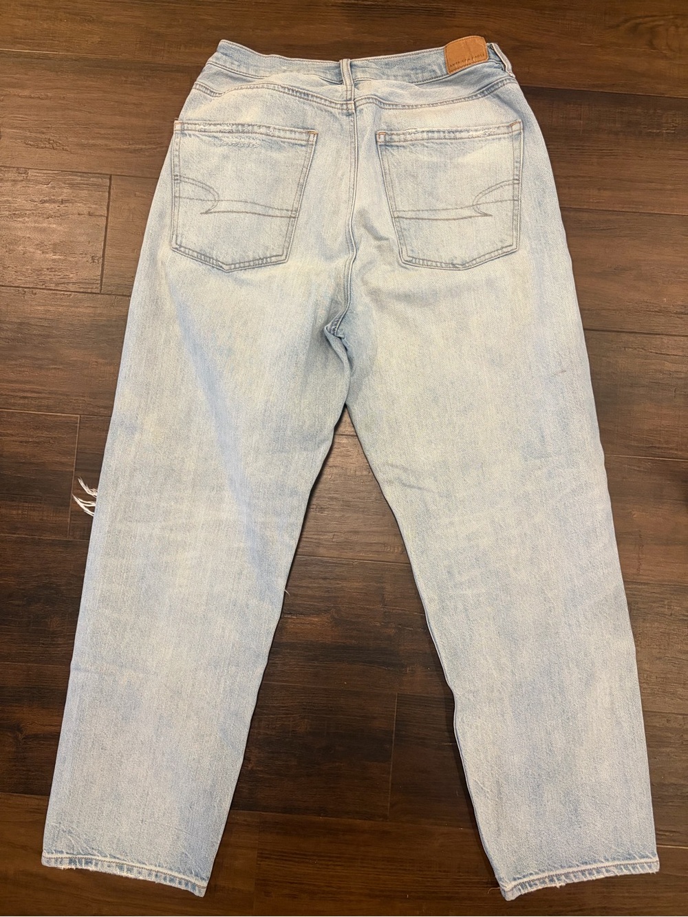 American Eagle 90s Boyfriend Jeans Women’s 8 Regular Light Wash Distressed - Picture 5 of 7